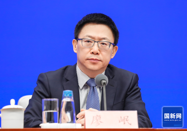 国务院新闻办就近期投资、财政、金融有关数据及政策情况举行发布